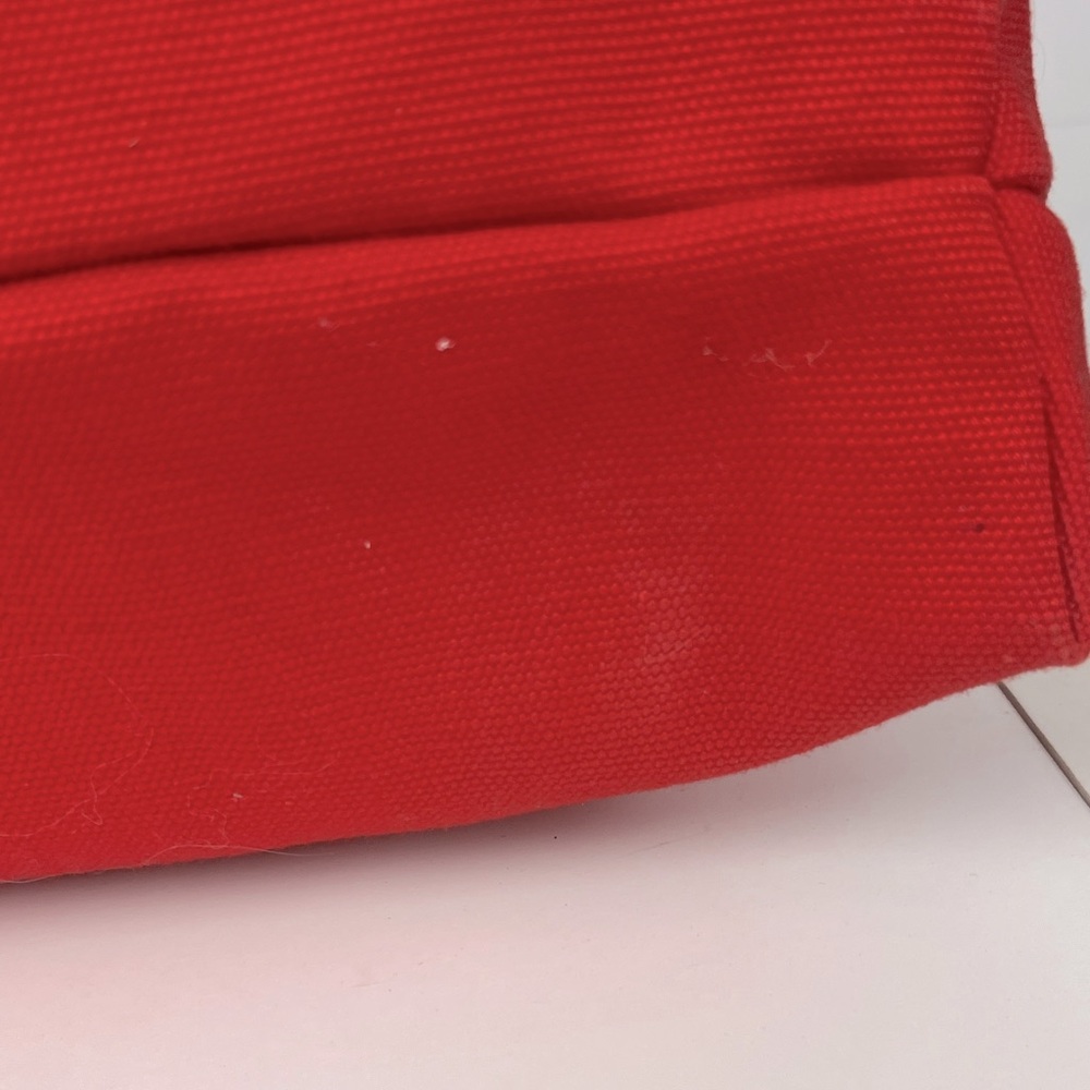 ❌SOLD❌ Vintage Red and Tan Canvas Handbag with Faux Wood Handles - Picture 7 of 9